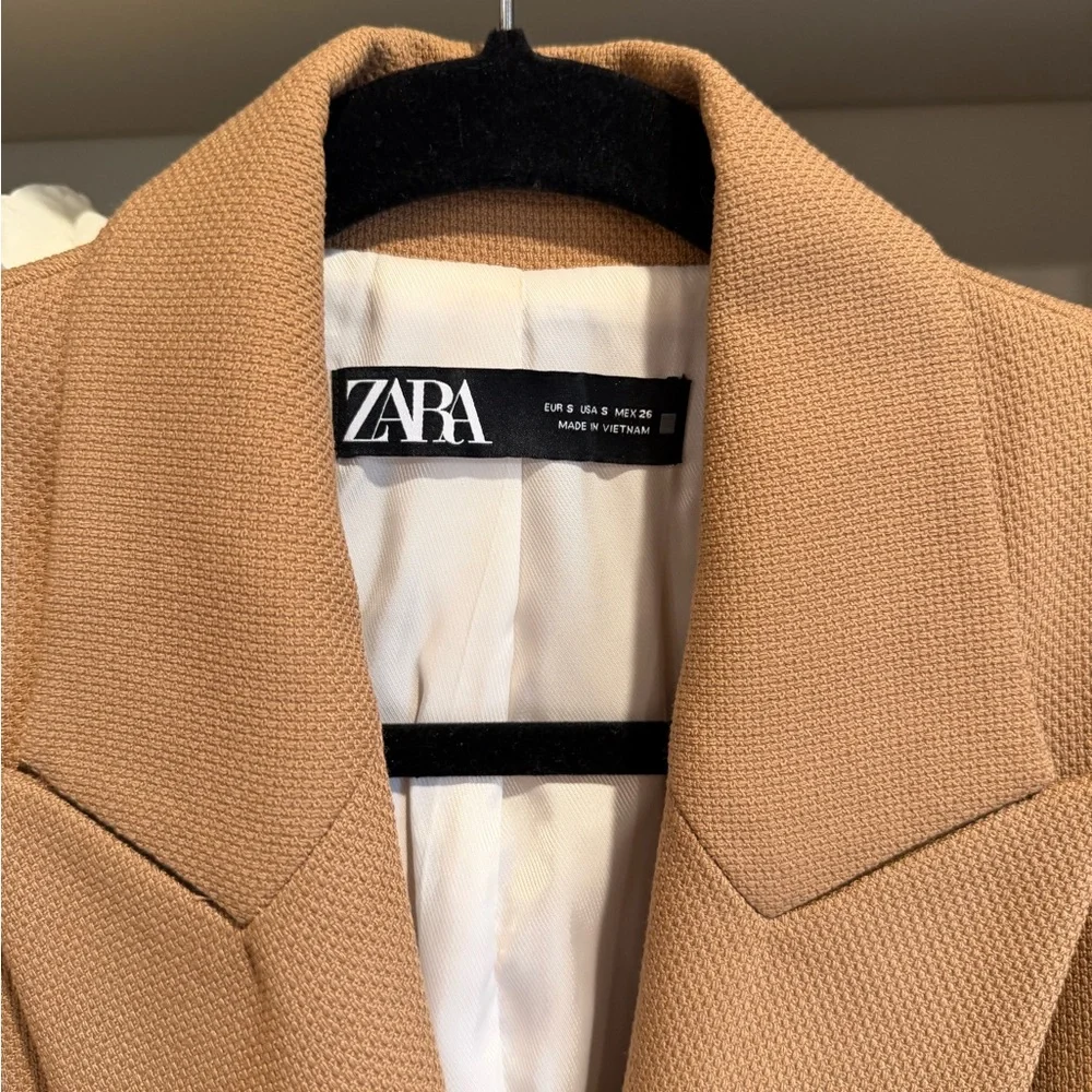 Zara Women's Camel Double-Breasted Blazer - Picture 2 of 4